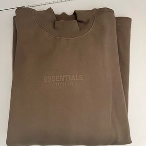 Essential Crewneck Wood